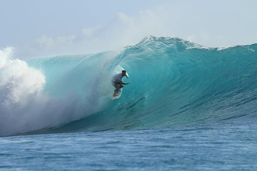 Ola para surf en Maldivas